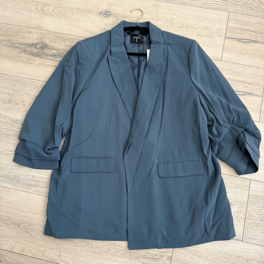 Tahari Slate Blue Woman’s Blazer size 1X